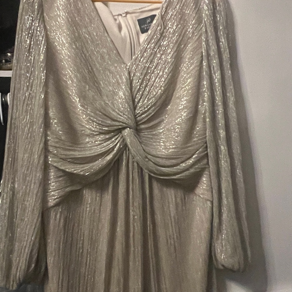 Happy holiday Adrianna Papell Classic Cream Fabric